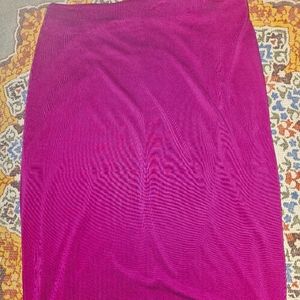 Fitted skirt, stretchy fabric. Can be dressed up or down!